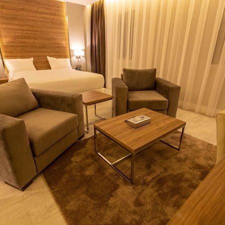 قولدن سكوير طريق الرياض Golden Square Riyadh Road Chamis Muszajt Zewnętrze zdjęcie