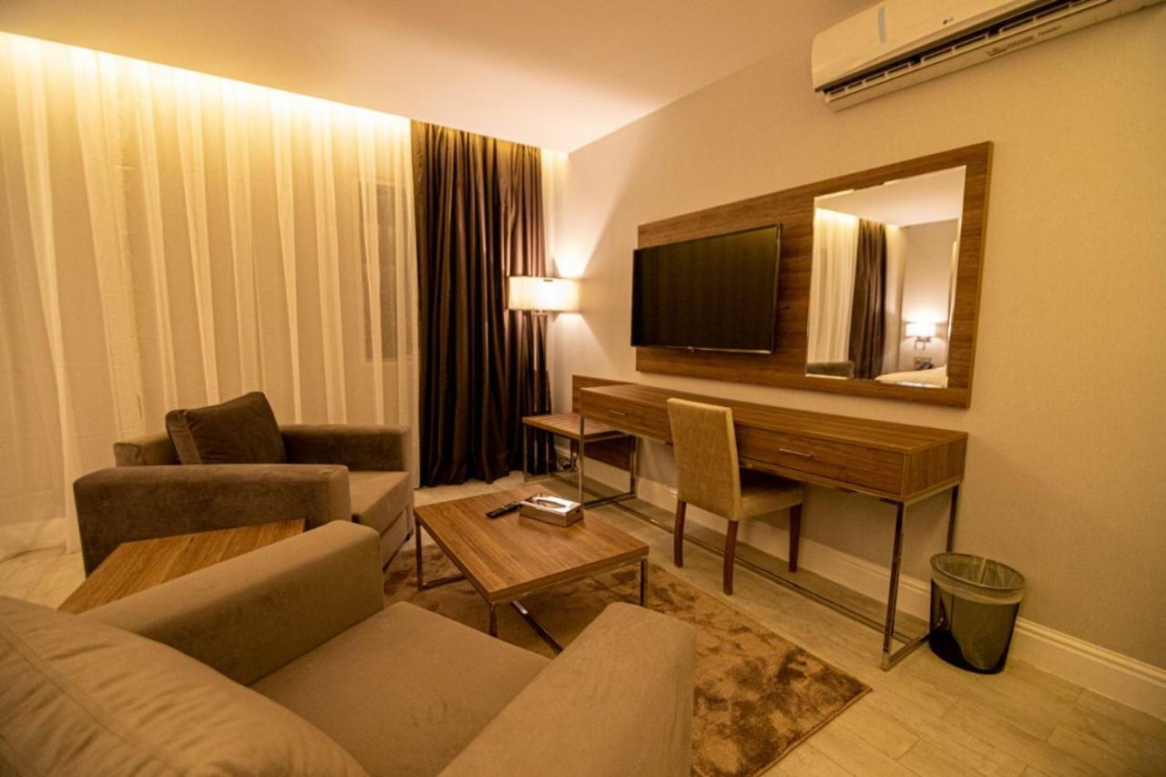 قولدن سكوير طريق الرياض Golden Square Riyadh Road Chamis Muszajt Zewnętrze zdjęcie
